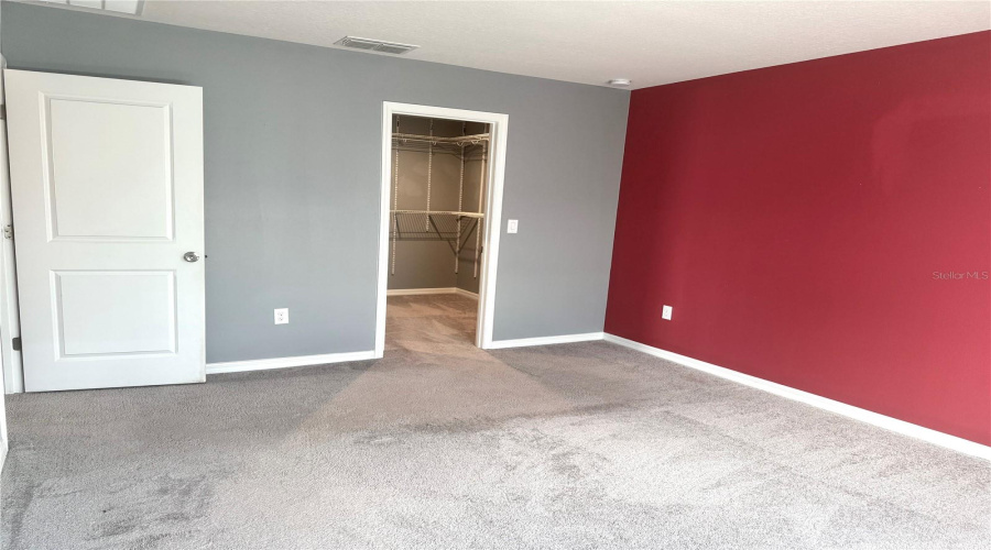 PRIME BEDROOM AND WALK-IN CLOSET