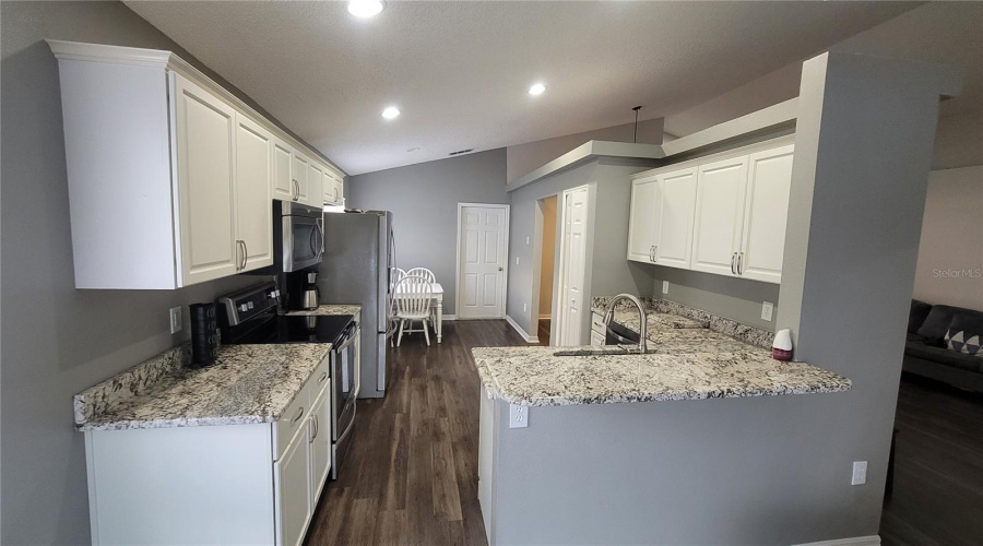 DAVENPORT, Florida 33897, 3 Bedrooms Bedrooms, ,2 BathroomsBathrooms,Residential,For Sale,PIERMONT,0,MFRO6323498
