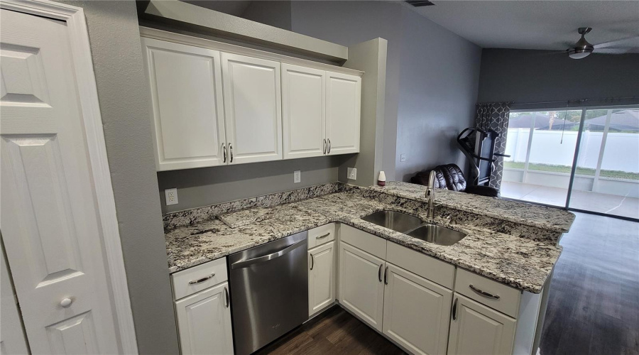 DAVENPORT, Florida 33897, 3 Bedrooms Bedrooms, ,2 BathroomsBathrooms,Residential,For Sale,PIERMONT,0,MFRO6323498