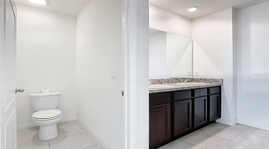 DAVENPORT, Florida 33837, 5 Bedrooms Bedrooms, ,3 BathroomsBathrooms,Residential,For Sale,POST OAK,0,MFRO6322909