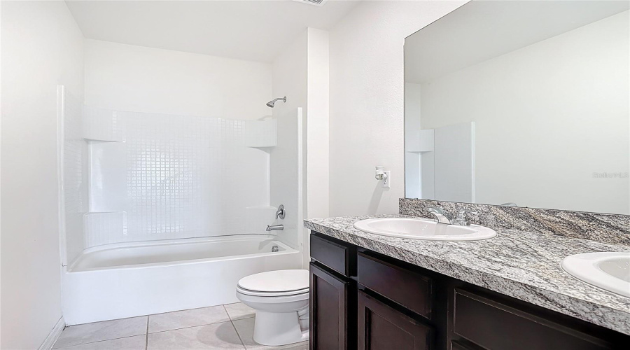 DAVENPORT, Florida 33837, 5 Bedrooms Bedrooms, ,3 BathroomsBathrooms,Residential,For Sale,POST OAK,0,MFRO6322909