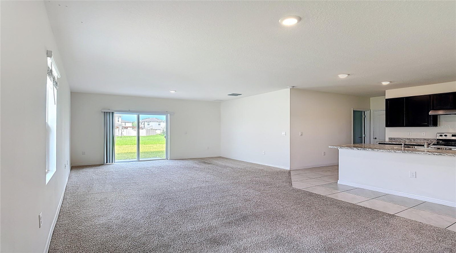 DAVENPORT, Florida 33837, 5 Bedrooms Bedrooms, ,3 BathroomsBathrooms,Residential,For Sale,POST OAK,0,MFRO6322909