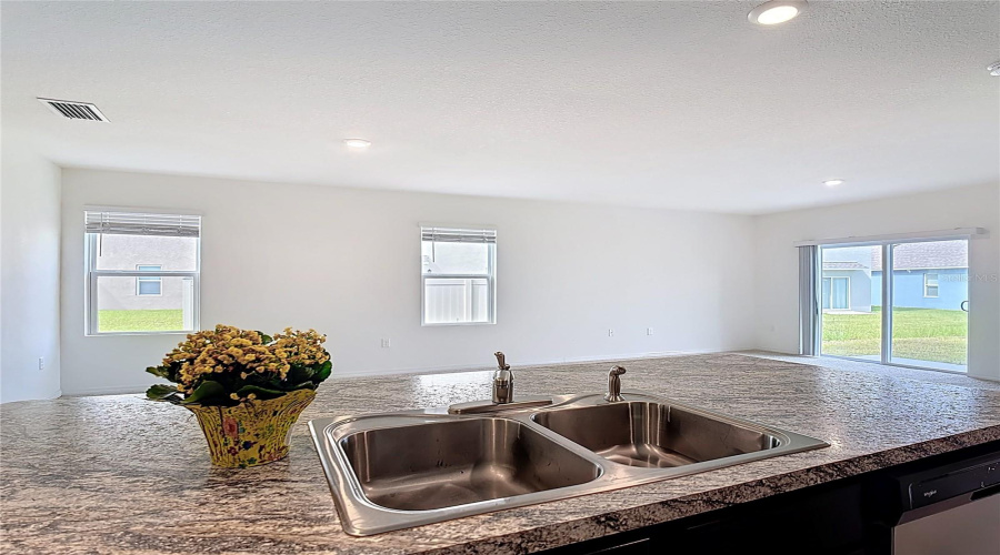 DAVENPORT, Florida 33837, 5 Bedrooms Bedrooms, ,3 BathroomsBathrooms,Residential,For Sale,POST OAK,0,MFRO6322909