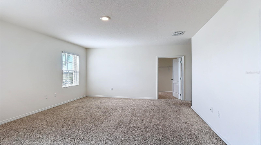 DAVENPORT, Florida 33837, 5 Bedrooms Bedrooms, ,3 BathroomsBathrooms,Residential,For Sale,POST OAK,0,MFRO6322909