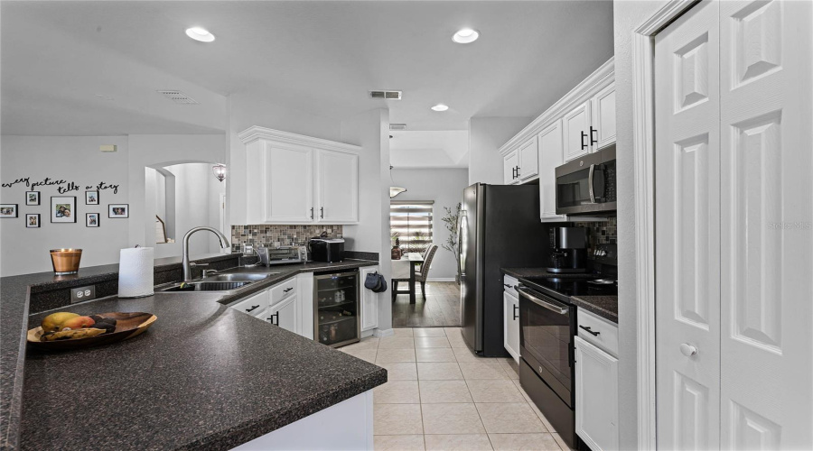 KISSIMMEE, Florida 34746, 3 Bedrooms Bedrooms, ,2 BathroomsBathrooms,Residential,For Sale,WEATHERFIELD,0,MFRO6323559