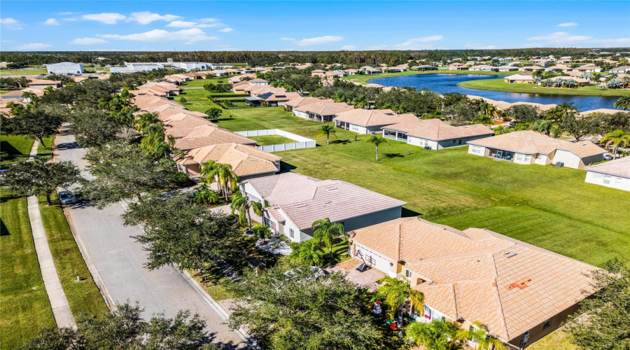 KISSIMMEE, Florida 34746, 3 Bedrooms Bedrooms, ,2 BathroomsBathrooms,Residential,For Sale,WEATHERFIELD,0,MFRO6323559