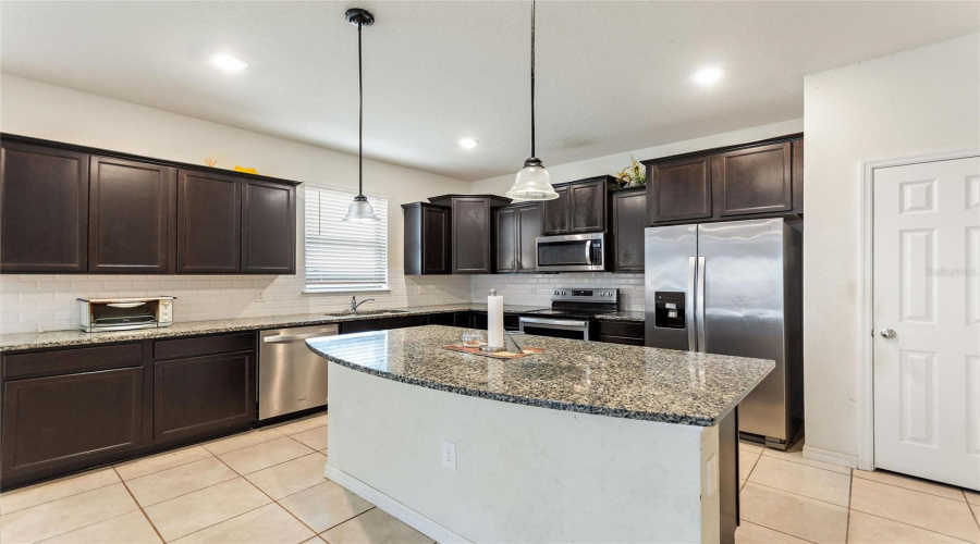 Kitchen with center island
