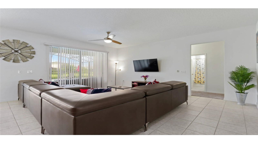 DAVENPORT, Florida 33837, 6 Bedrooms Bedrooms, ,4 BathroomsBathrooms,Residential,For Sale,CROFTON SPRINGS,0,MFRS5130076