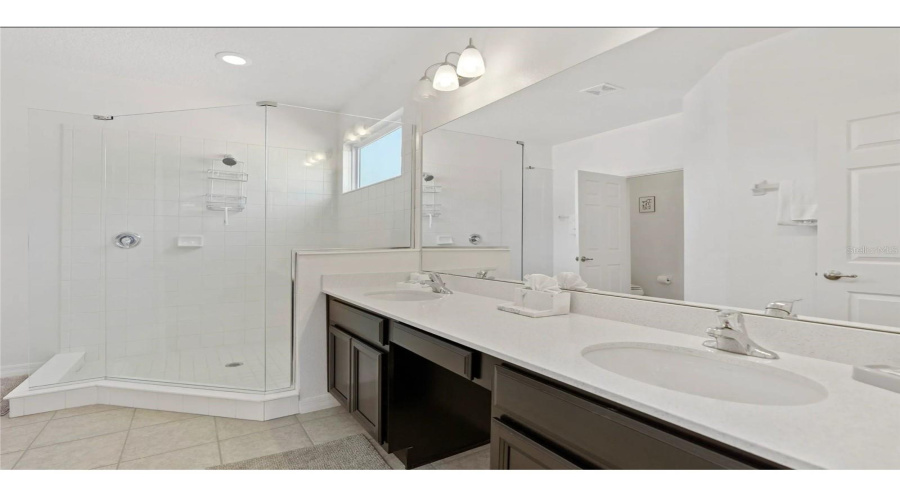 DAVENPORT, Florida 33837, 6 Bedrooms Bedrooms, ,4 BathroomsBathrooms,Residential,For Sale,CROFTON SPRINGS,0,MFRS5130076