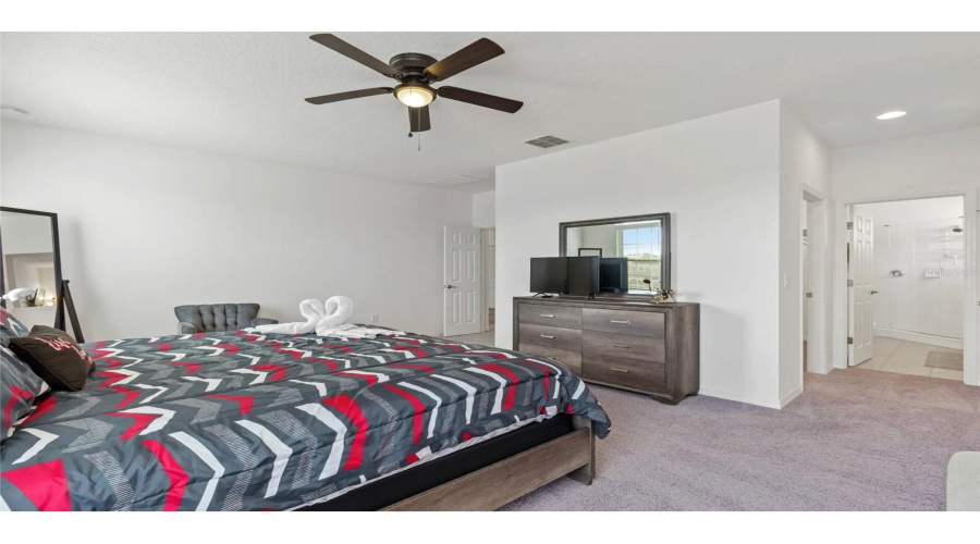 DAVENPORT, Florida 33837, 6 Bedrooms Bedrooms, ,4 BathroomsBathrooms,Residential,For Sale,CROFTON SPRINGS,0,MFRS5130076