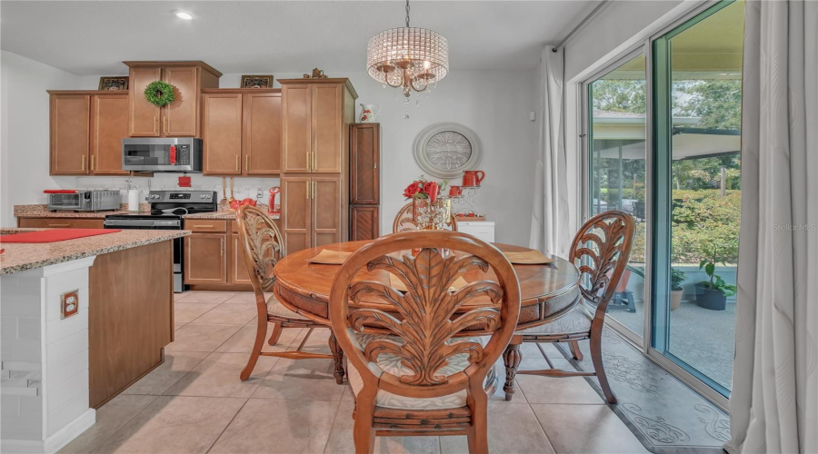 DAVENPORT, Florida 33896, 3 Bedrooms Bedrooms, ,2 BathroomsBathrooms,Residential,For Sale,SIESTA VISTA,0,MFRTB8403344