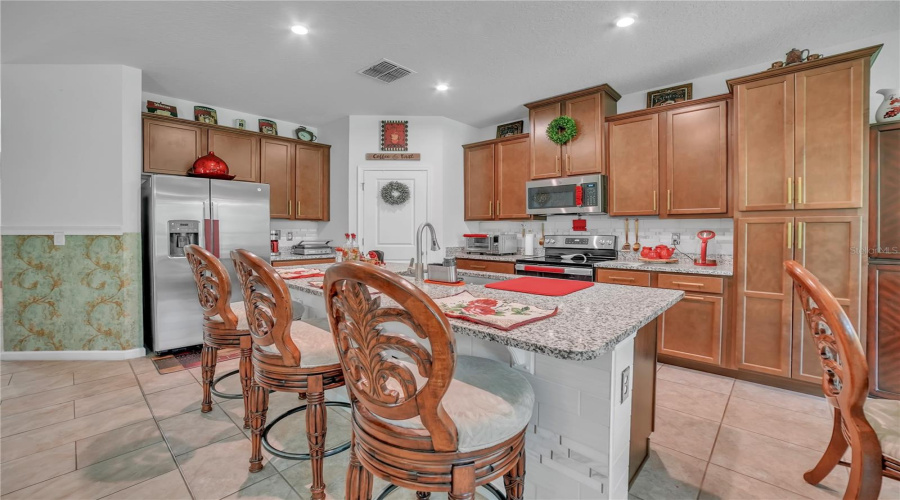 DAVENPORT, Florida 33896, 3 Bedrooms Bedrooms, ,2 BathroomsBathrooms,Residential,For Sale,SIESTA VISTA,0,MFRTB8403344