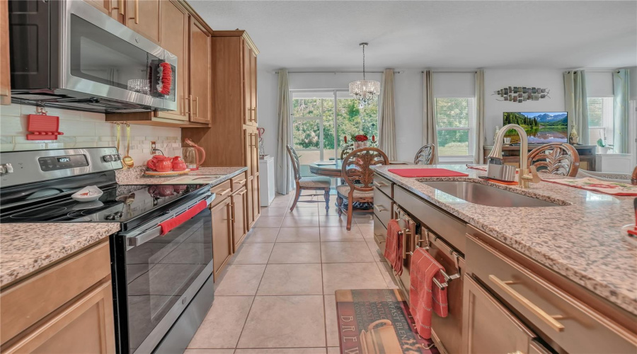 DAVENPORT, Florida 33896, 3 Bedrooms Bedrooms, ,2 BathroomsBathrooms,Residential,For Sale,SIESTA VISTA,0,MFRTB8403344