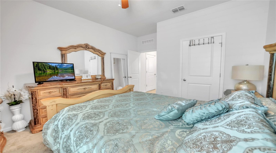 DAVENPORT, Florida 33896, 3 Bedrooms Bedrooms, ,2 BathroomsBathrooms,Residential,For Sale,SIESTA VISTA,0,MFRTB8403344