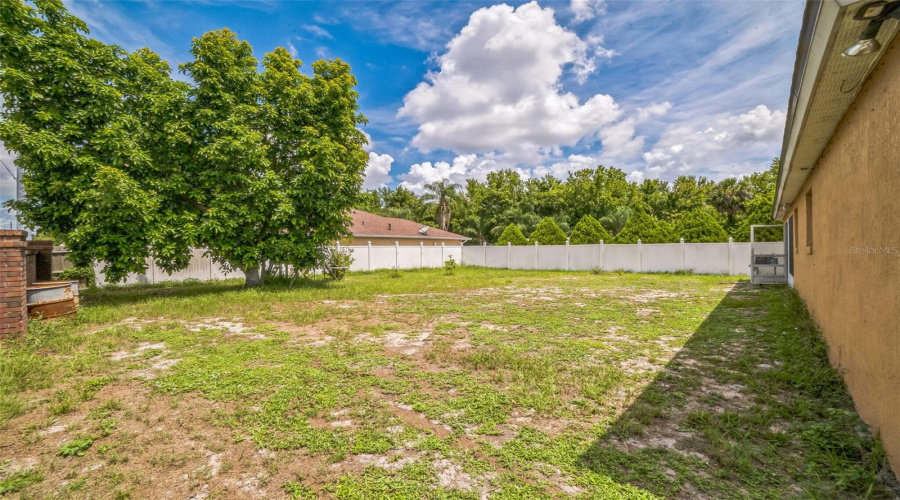 DAVENPORT, Florida 33896, 3 Bedrooms Bedrooms, ,2 BathroomsBathrooms,Residential,For Sale,PARADISE WOODS,0,MFRO6323771