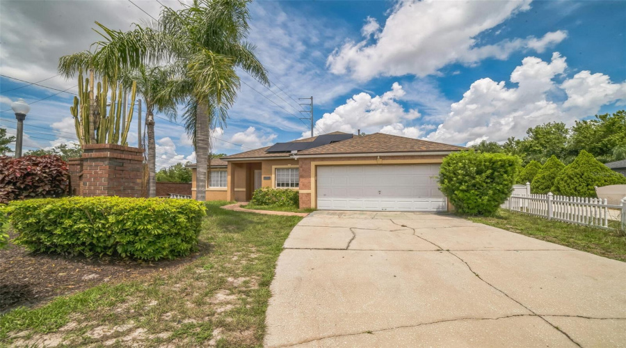 DAVENPORT, Florida 33896, 3 Bedrooms Bedrooms, ,2 BathroomsBathrooms,Residential,For Sale,PARADISE WOODS,0,MFRO6323771