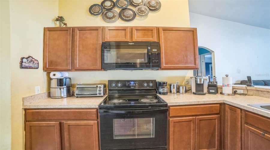 DAVENPORT, Florida 33896, 3 Bedrooms Bedrooms, ,2 BathroomsBathrooms,Residential,For Sale,PARADISE WOODS,0,MFRO6323771