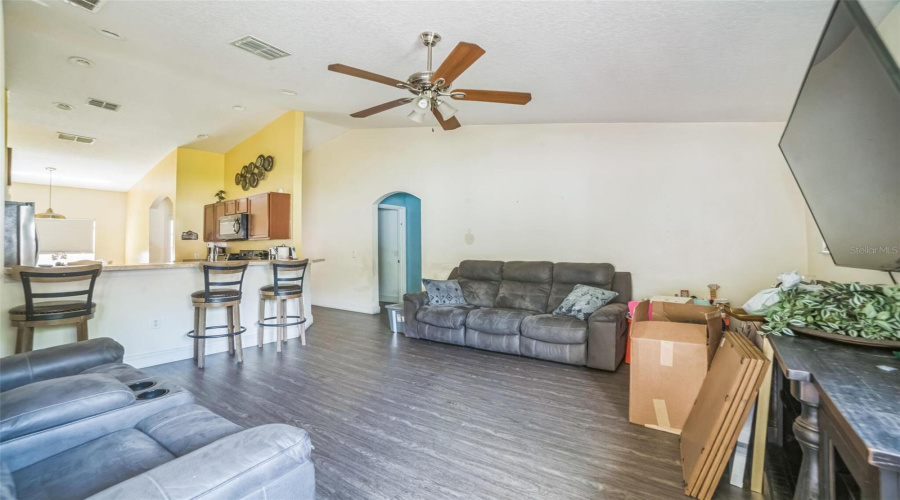 DAVENPORT, Florida 33896, 3 Bedrooms Bedrooms, ,2 BathroomsBathrooms,Residential,For Sale,PARADISE WOODS,0,MFRO6323771