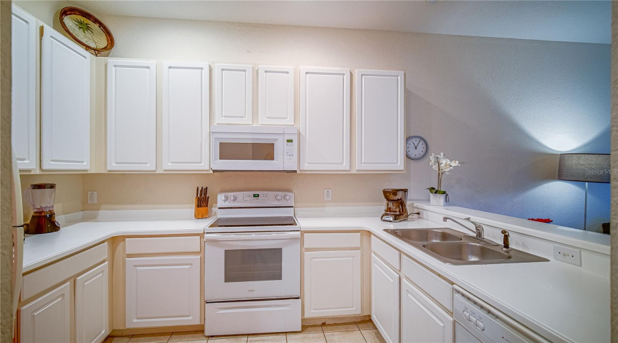 DAVENPORT, Florida 33897, 3 Bedrooms Bedrooms, ,2 BathroomsBathrooms,Residential,For Sale,NEW PROVIDENCE,0,MFRO6323784