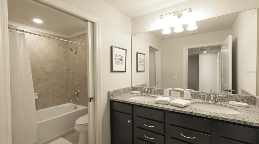 DAVENPORT, Florida 33837, 5 Bedrooms Bedrooms, ,4 BathroomsBathrooms,Residential,For Sale,TERRASONESTA,0,MFRO6323670
