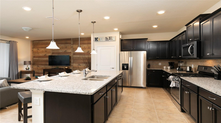 DAVENPORT, Florida 33837, 5 Bedrooms Bedrooms, ,4 BathroomsBathrooms,Residential,For Sale,TERRASONESTA,0,MFRO6323670