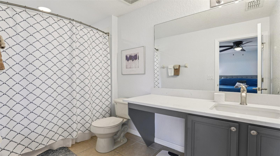 DAVENPORT, Florida 33897, 4 Bedrooms Bedrooms, ,3 BathroomsBathrooms,Residential,For Sale,CALABRIA AVENUE,0,MFRTB8400282