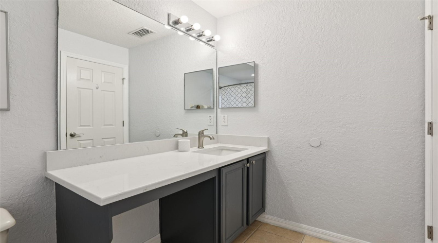 DAVENPORT, Florida 33897, 4 Bedrooms Bedrooms, ,3 BathroomsBathrooms,Residential,For Sale,CALABRIA AVENUE,0,MFRTB8400282