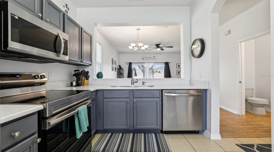DAVENPORT, Florida 33897, 4 Bedrooms Bedrooms, ,3 BathroomsBathrooms,Residential,For Sale,CALABRIA AVENUE,0,MFRTB8400282