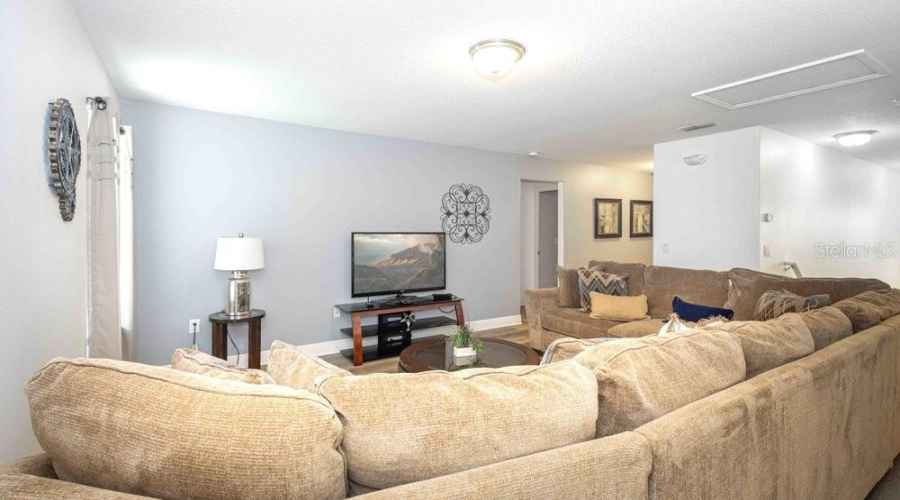 DAVENPORT, Florida 33837, 6 Bedrooms Bedrooms, ,4 BathroomsBathrooms,Residential,For Sale,OAKBOURNE,0,MFRA4656210