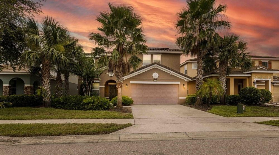 DAVENPORT, Florida 33837, 6 Bedrooms Bedrooms, ,4 BathroomsBathrooms,Residential,For Sale,OAKBOURNE,0,MFRA4656210
