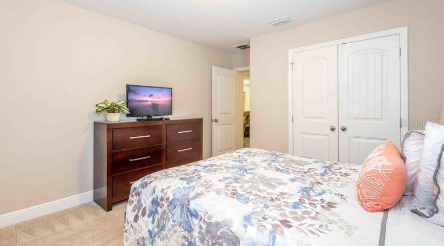 DAVENPORT, Florida 33837, 6 Bedrooms Bedrooms, ,4 BathroomsBathrooms,Residential,For Sale,OAKBOURNE,0,MFRA4656210
