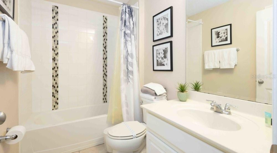 DAVENPORT, Florida 33837, 6 Bedrooms Bedrooms, ,4 BathroomsBathrooms,Residential,For Sale,OAKBOURNE,0,MFRA4656210