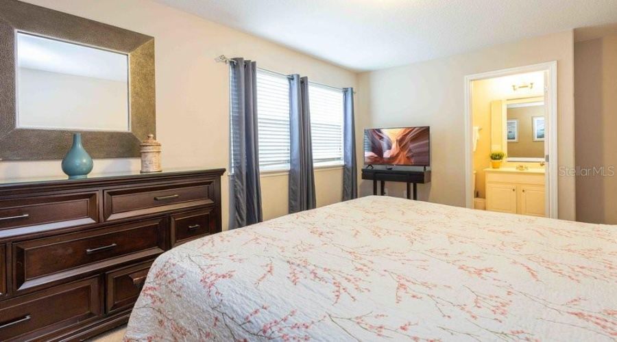 DAVENPORT, Florida 33837, 6 Bedrooms Bedrooms, ,4 BathroomsBathrooms,Residential,For Sale,OAKBOURNE,0,MFRA4656210