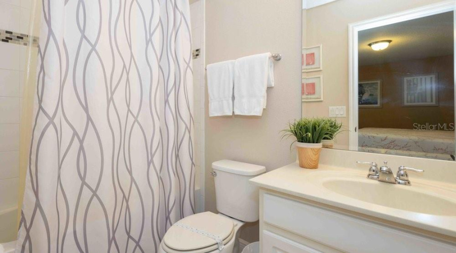 DAVENPORT, Florida 33837, 6 Bedrooms Bedrooms, ,4 BathroomsBathrooms,Residential,For Sale,OAKBOURNE,0,MFRA4656210