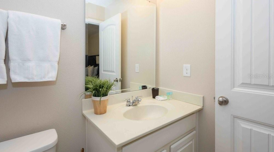 DAVENPORT, Florida 33837, 6 Bedrooms Bedrooms, ,4 BathroomsBathrooms,Residential,For Sale,OAKBOURNE,0,MFRA4656210