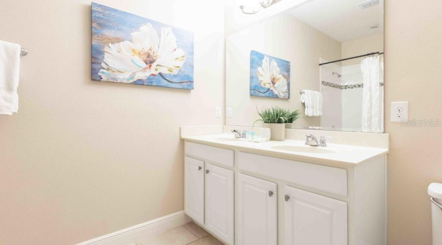 DAVENPORT, Florida 33837, 6 Bedrooms Bedrooms, ,4 BathroomsBathrooms,Residential,For Sale,OAKBOURNE,0,MFRA4656210
