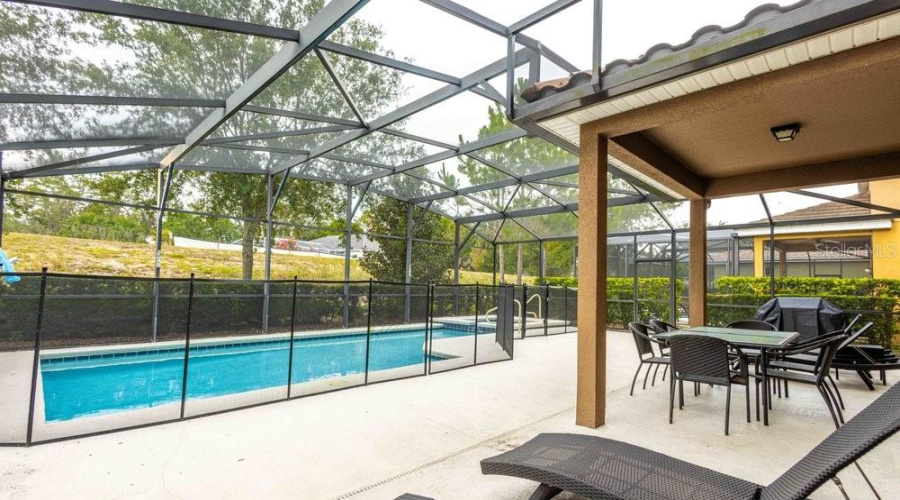 DAVENPORT, Florida 33837, 6 Bedrooms Bedrooms, ,4 BathroomsBathrooms,Residential,For Sale,OAKBOURNE,0,MFRA4656210