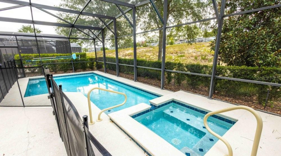 DAVENPORT, Florida 33837, 6 Bedrooms Bedrooms, ,4 BathroomsBathrooms,Residential,For Sale,OAKBOURNE,0,MFRA4656210