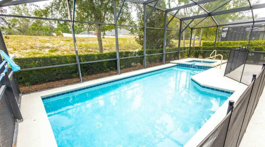 DAVENPORT, Florida 33837, 6 Bedrooms Bedrooms, ,4 BathroomsBathrooms,Residential,For Sale,OAKBOURNE,0,MFRA4656210