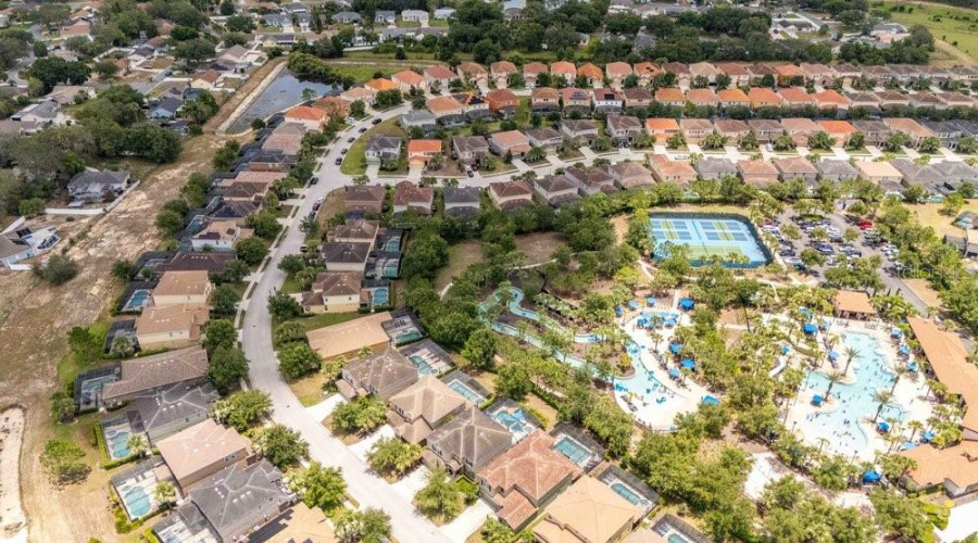 DAVENPORT, Florida 33837, 6 Bedrooms Bedrooms, ,4 BathroomsBathrooms,Residential,For Sale,OAKBOURNE,0,MFRA4656210