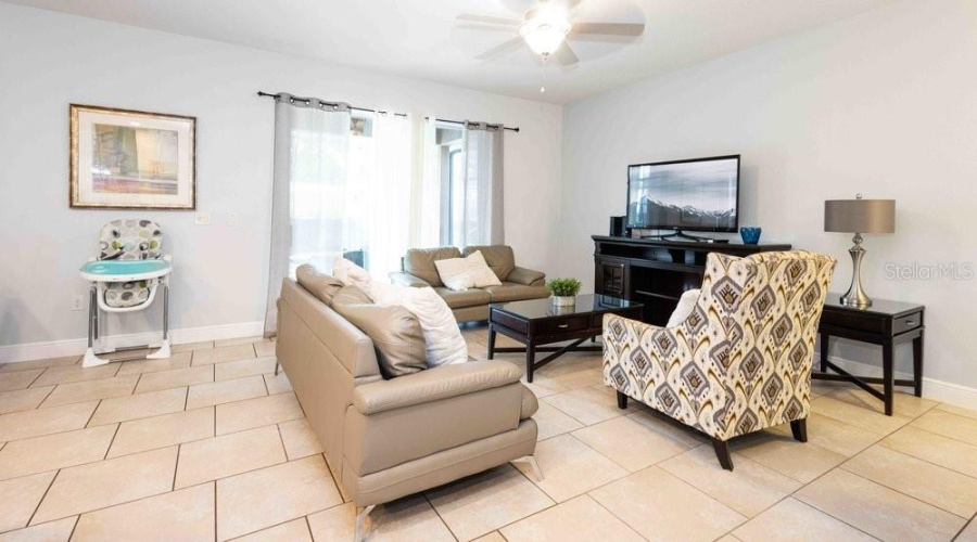 DAVENPORT, Florida 33837, 6 Bedrooms Bedrooms, ,4 BathroomsBathrooms,Residential,For Sale,OAKBOURNE,0,MFRA4656210