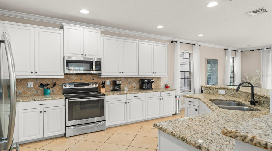 REUNION, Florida 34747, 5 Bedrooms Bedrooms, ,5 BathroomsBathrooms,Residential,For Sale,DESERT MOUNTAIN,0,MFRO6324287