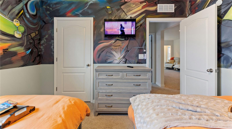 DAVENPORT, Florida 33837, 7 Bedrooms Bedrooms, ,5 BathroomsBathrooms,Residential,For Sale,OAK SHADOW,0,MFRO6324182