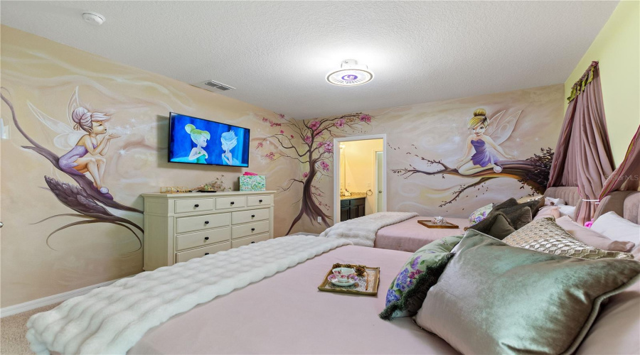 DAVENPORT, Florida 33837, 7 Bedrooms Bedrooms, ,5 BathroomsBathrooms,Residential,For Sale,OAK SHADOW,0,MFRO6324182