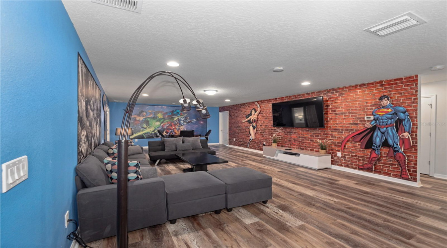 KISSIMMEE, Florida 34747, 8 Bedrooms Bedrooms, ,6 BathroomsBathrooms,Residential,For Sale,LIMA,0,MFRO6324211
