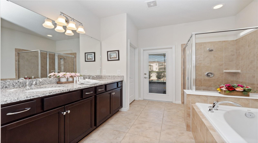 KISSIMMEE, Florida 34747, 8 Bedrooms Bedrooms, ,6 BathroomsBathrooms,Residential,For Sale,LIMA,0,MFRO6324211