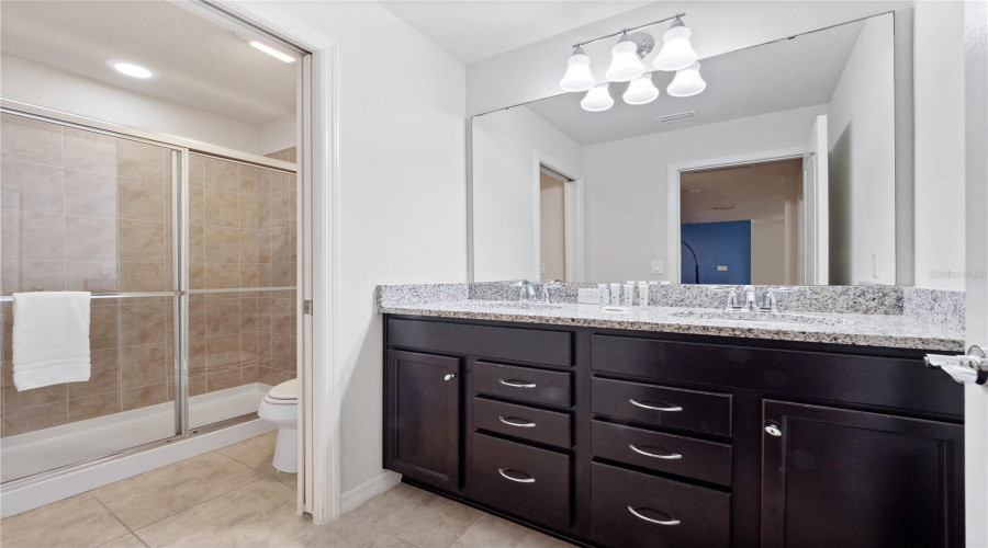 KISSIMMEE, Florida 34747, 8 Bedrooms Bedrooms, ,6 BathroomsBathrooms,Residential,For Sale,LIMA,0,MFRO6324211