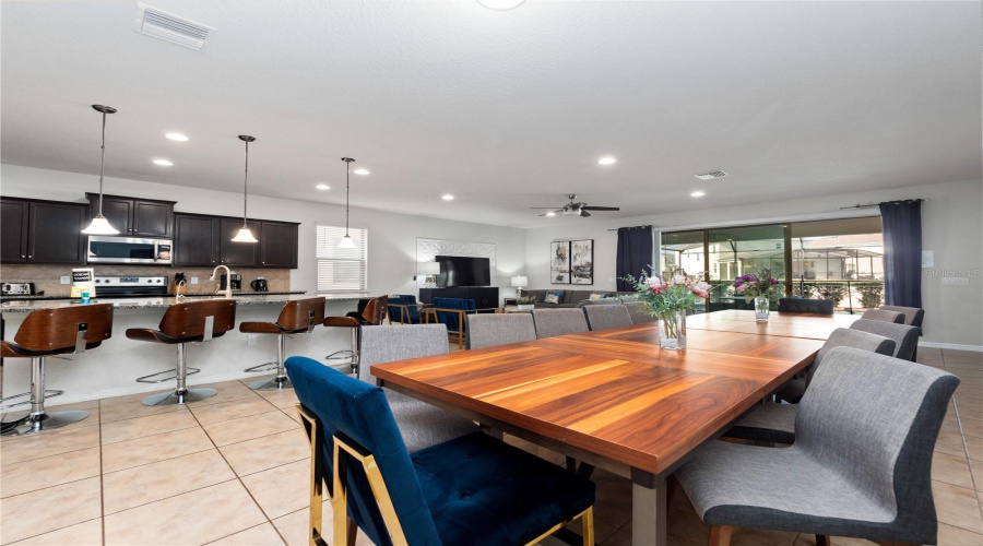 KISSIMMEE, Florida 34747, 8 Bedrooms Bedrooms, ,6 BathroomsBathrooms,Residential,For Sale,LIMA,0,MFRO6324211