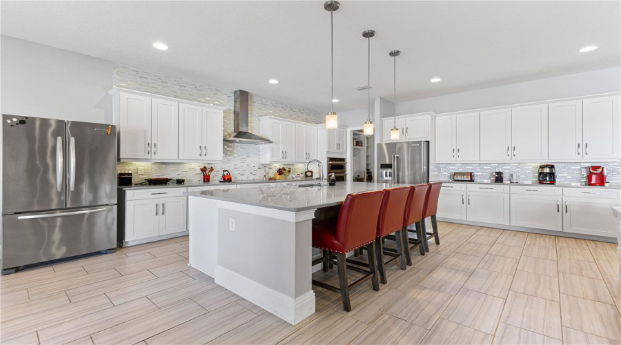 ORLANDO, Florida 32836, 8 Bedrooms Bedrooms, ,6 BathroomsBathrooms,Residential,For Sale,DOTH,0,MFRO6323665