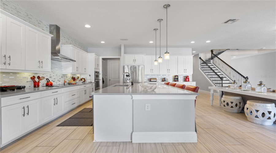 ORLANDO, Florida 32836, 8 Bedrooms Bedrooms, ,6 BathroomsBathrooms,Residential,For Sale,DOTH,0,MFRO6323665